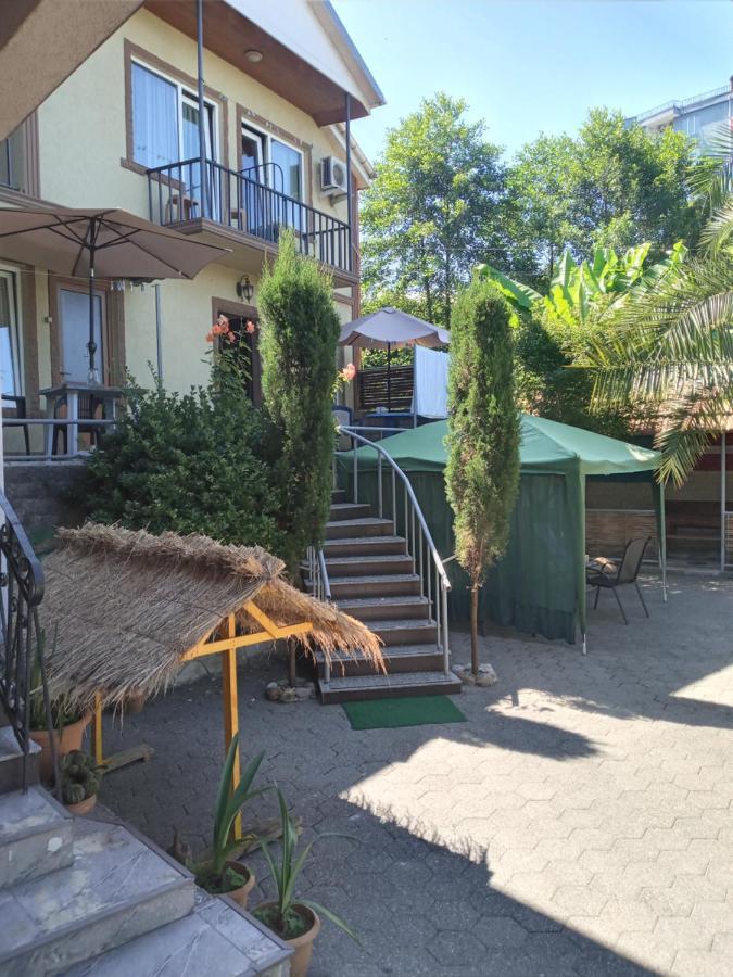 Guest House Nino Makhinjauri Luaran gambar